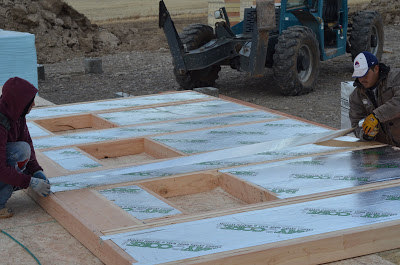 Taping Seams Structural Insulated Panels RAYCORE Gonzalez